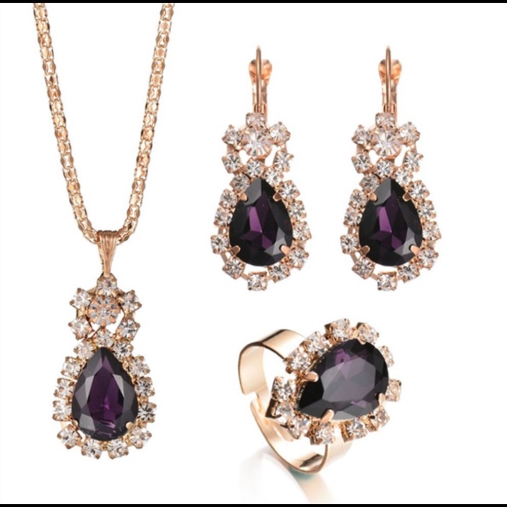 Necklace and earring set